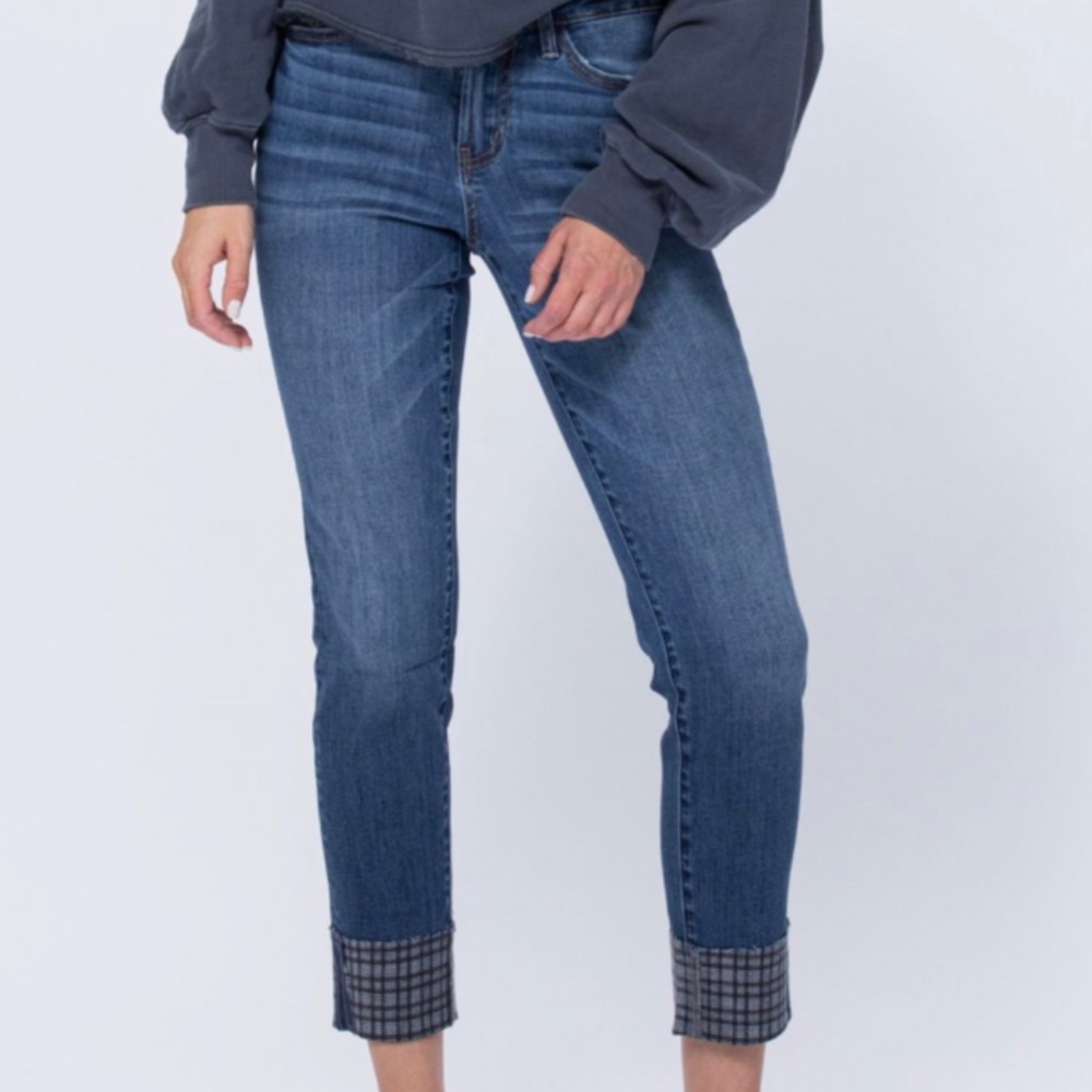 Mid rise Judy Blue jeans